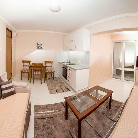 Apartament Valentina Apartman Petrovac Zewnętrze zdjęcie
